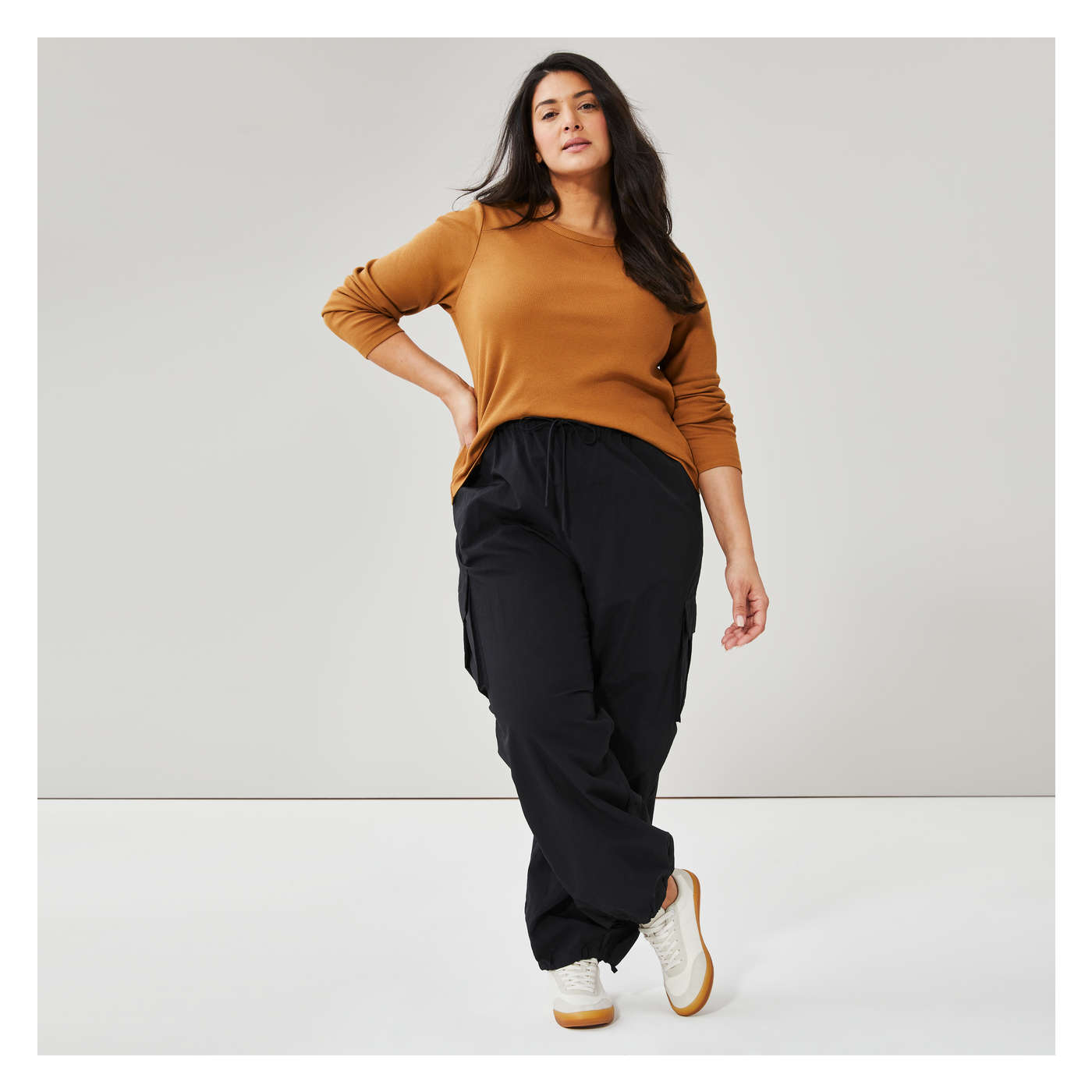 Women+ Parachute Pant in JF Black from Joe Fresh